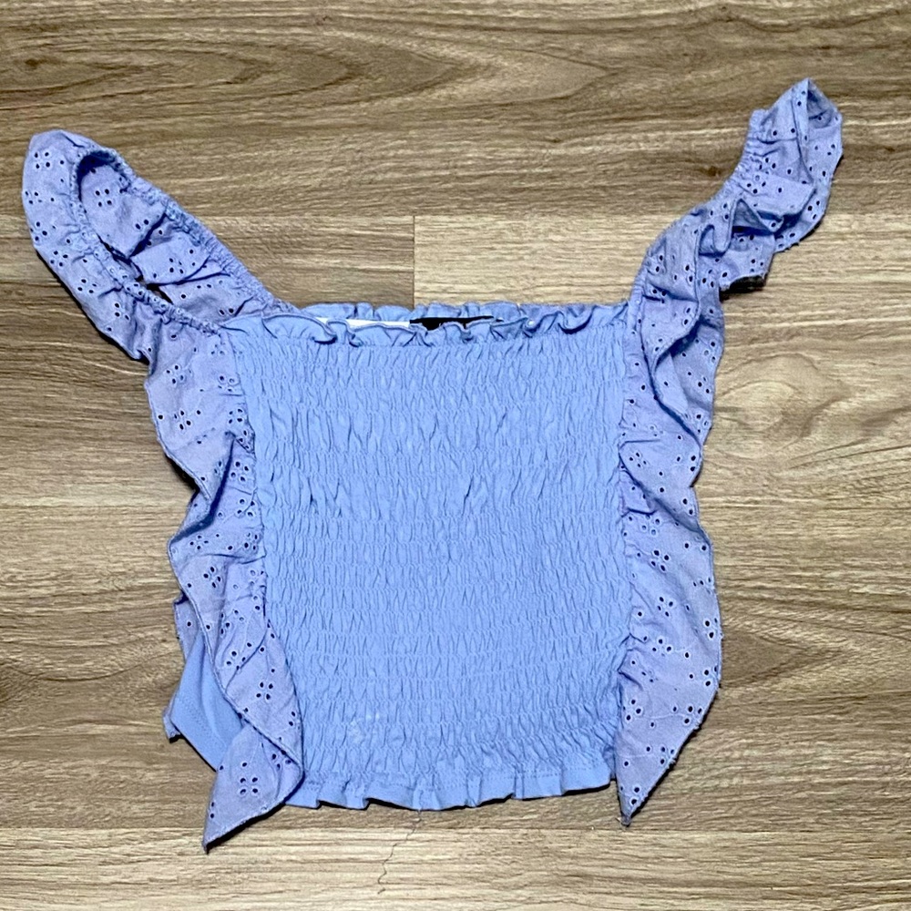 Cute Forever 21 crop top size Medium. Color Blue